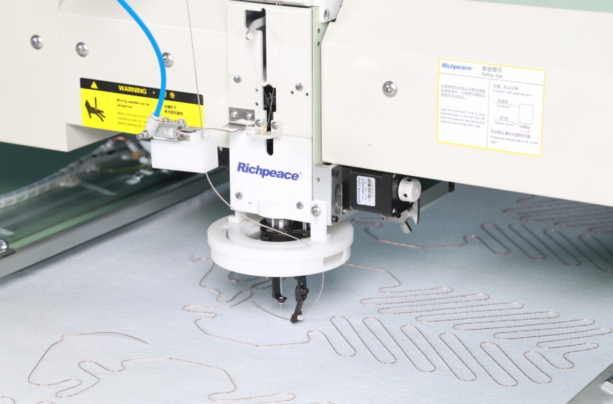 富怡汽車專用電腦布線機(jī)-前后自動收送料結(jié)構(gòu)