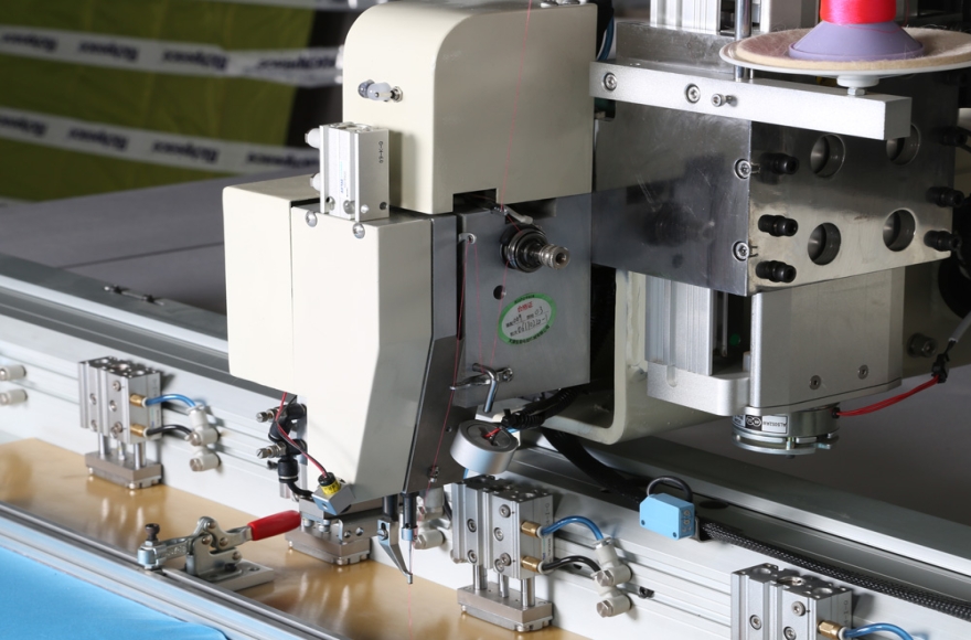 富怡圖形識別全自動縫紉機