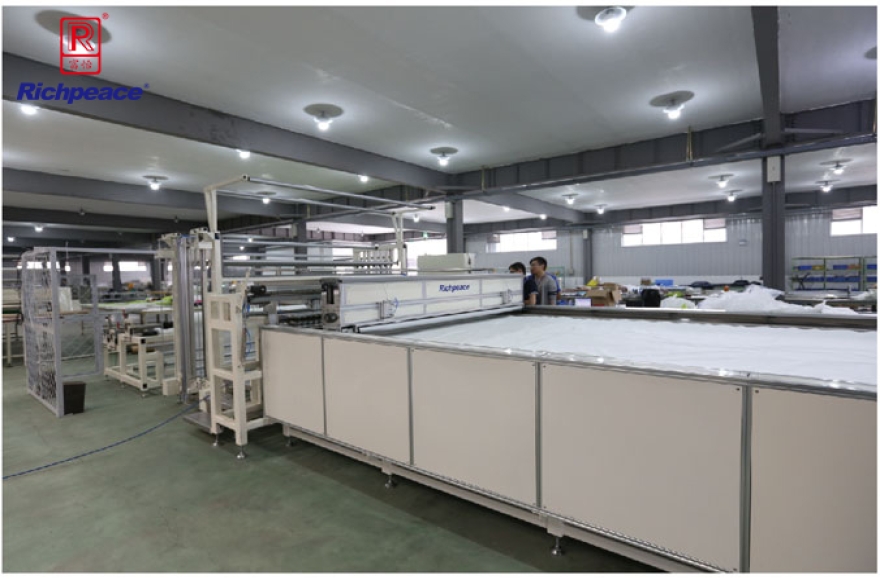富怡安全氣囊專(zhuān)用拉布機(jī)