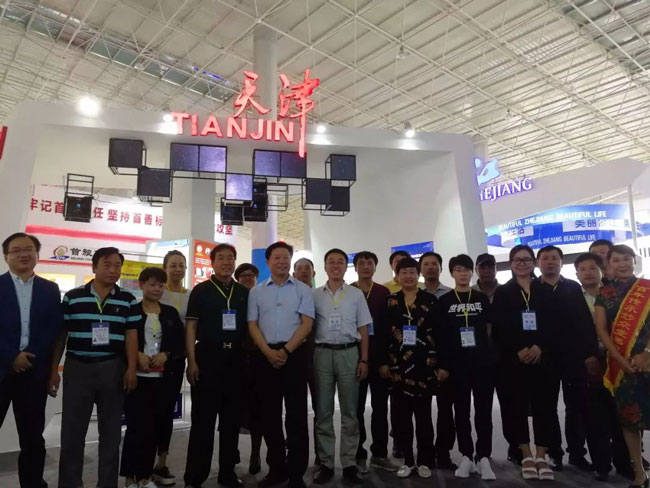 天津副市長青洽會現場考察富怡設備 天津副市長青洽會現場考察富怡設備