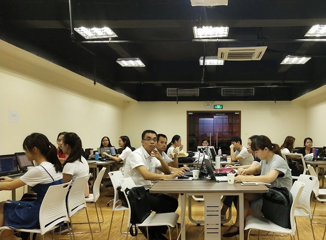 富怡服裝工藝技術(shù)提升培訓(xùn)班現(xiàn)場 2.jpg