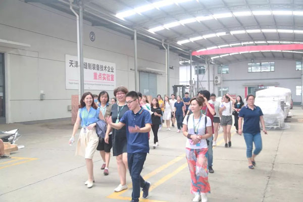 參觀天津?qū)氂娔X機械有限公司生產(chǎn)車間 參觀天津?qū)氂娔X機械有限公司生產(chǎn)車間