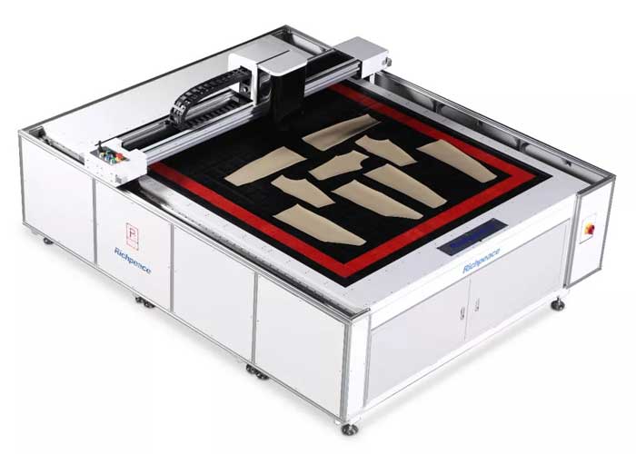 富怡一公分多層電腦裁床展機 富怡一公分多層電腦裁床展機