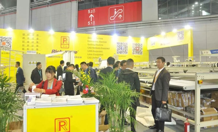 富怡被芯拷邊機(jī)生產(chǎn)線 富怡被芯拷邊機(jī)生產(chǎn)線