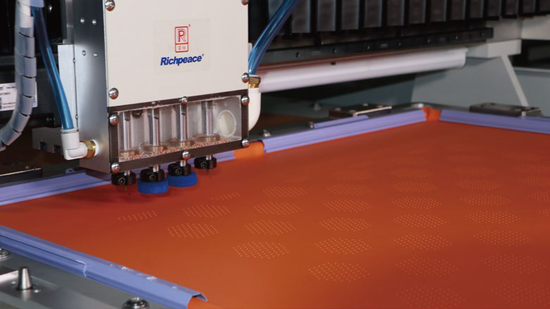 富怡全自動(dòng)沖、復(fù)、縫、繡生產(chǎn)線01-18