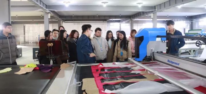 中原工學(xué)院同學(xué)來到富怡集團(tuán)實(shí)習(xí)培訓(xùn) 中原工學(xué)院同學(xué)來到富怡集團(tuán)實(shí)習(xí)培訓(xùn)